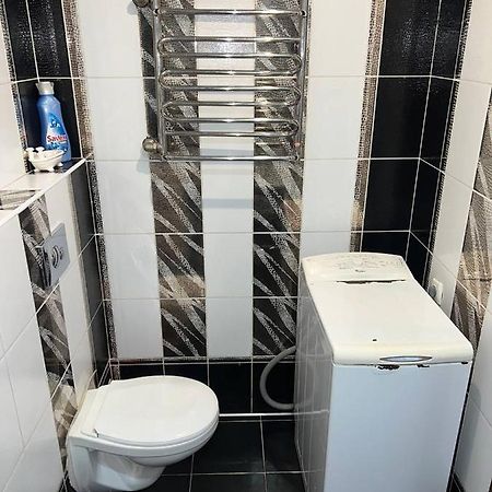 Двокімнатна Квартира На Архипенко Kiev Buitenkant foto